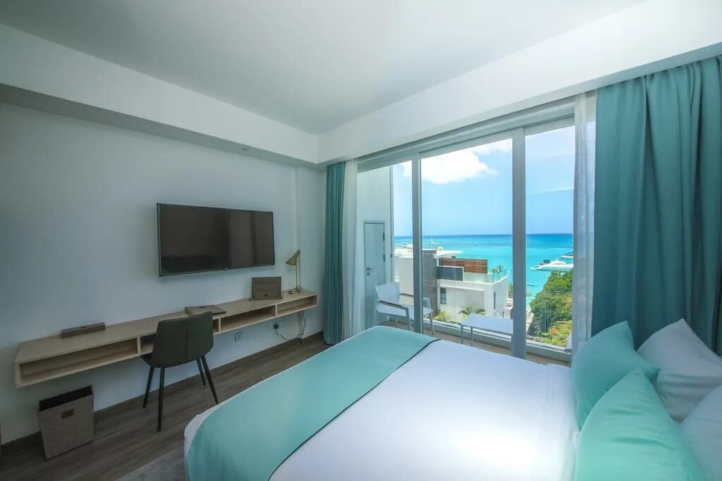 Ocean hotel 4. Отель у океана. emerald ocean v mini.