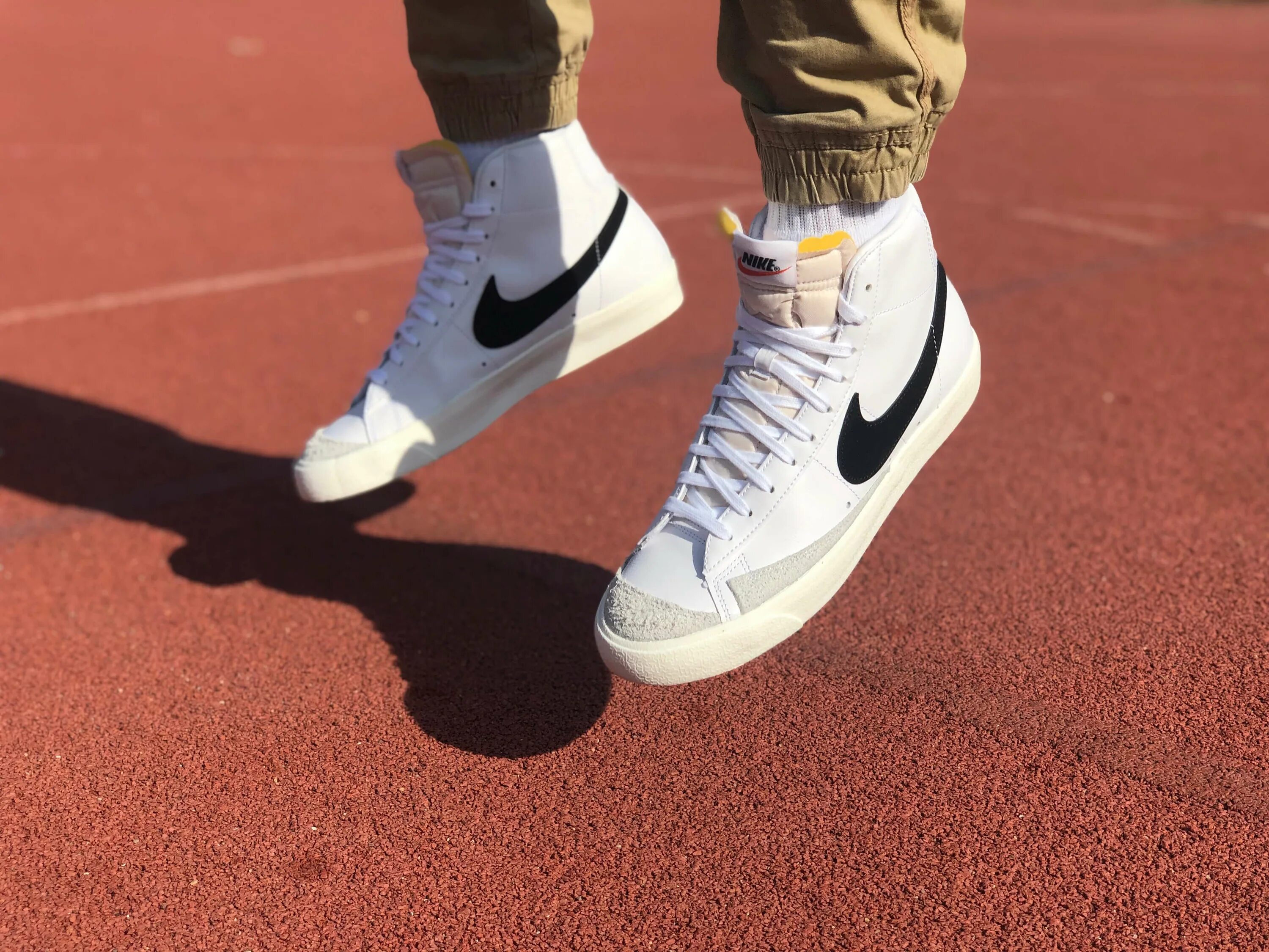 Nike Blazer Mid 77. Nike Blazer Mid 77 шнуровка. Найк блейзер МИД 77 Лоу. Nike Blazer Mid шнуровка. Как завязывать кроссовки найк