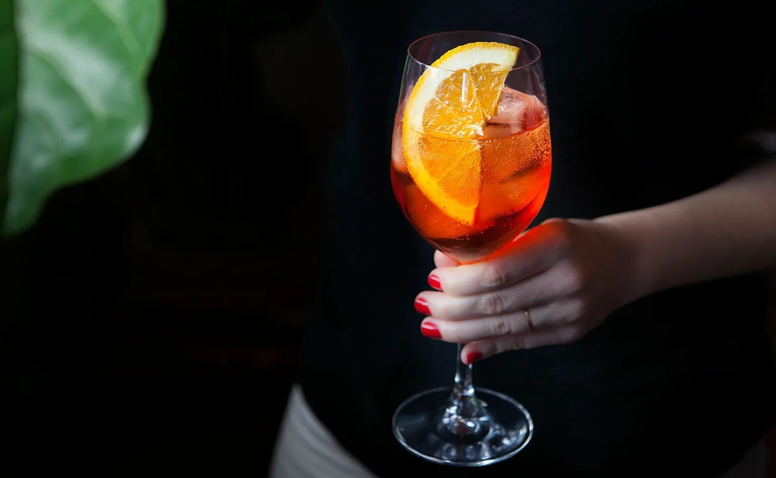 Апероль Спритц коктейль. Апероль Spritz коктейль. Апероль шприц (Aperol Spritz). Апероль спритз коктейль. Где попить коктейль