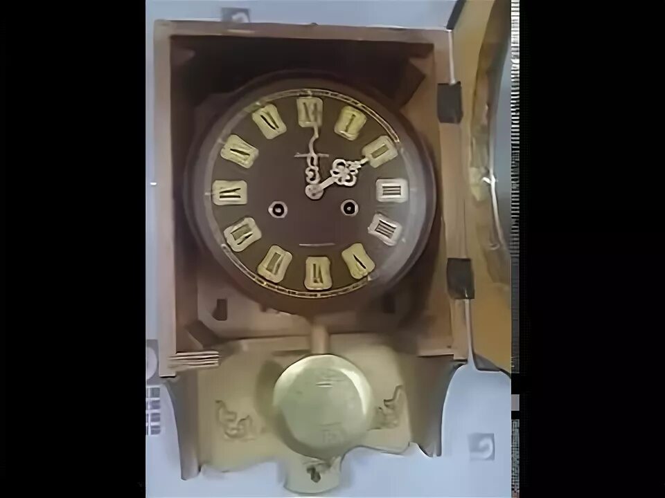 Тиканье старых часов. Бой часов звук. Бой часов звук. Распорядка в виде часов. Механизм настольных часов с боем весна.