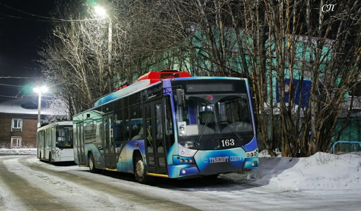 Мурманский транспорт. Троллейбус 10 мурманск. Мурманский транспорт. Автотранспорт мурманск. Ао электротранспорт в мурманске.