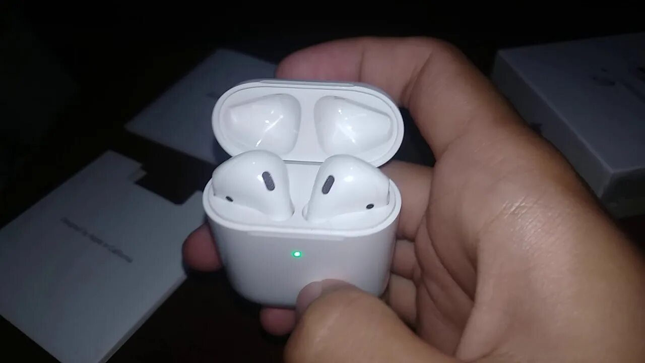 Airpods мигает зеленым. Аирподс 2. Apple AIRPODS (2nd Generation). Аирподсы 2 поколения. Наушники Apple AIRPODS Pro 2 поколение.