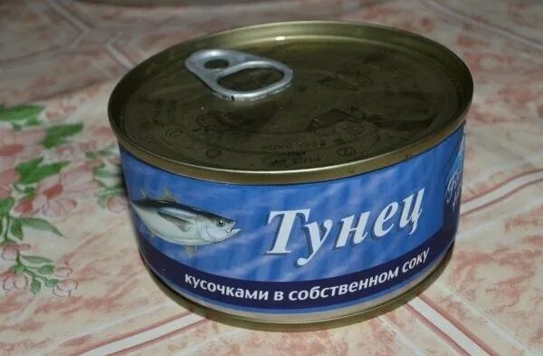 Тунец при похудении. Тунец консервы. тунец в собственном соку. тунец натуральный консервы. тунец консервированный в собственном соку.