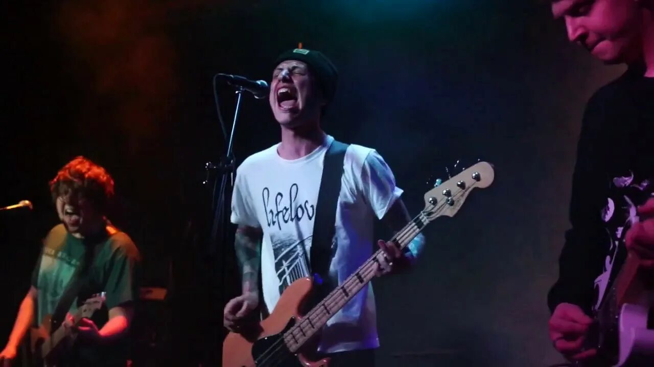 Флеш коллектив. Мистер флеш. Мистер флеш. Флеш спб. Tiny c flash.