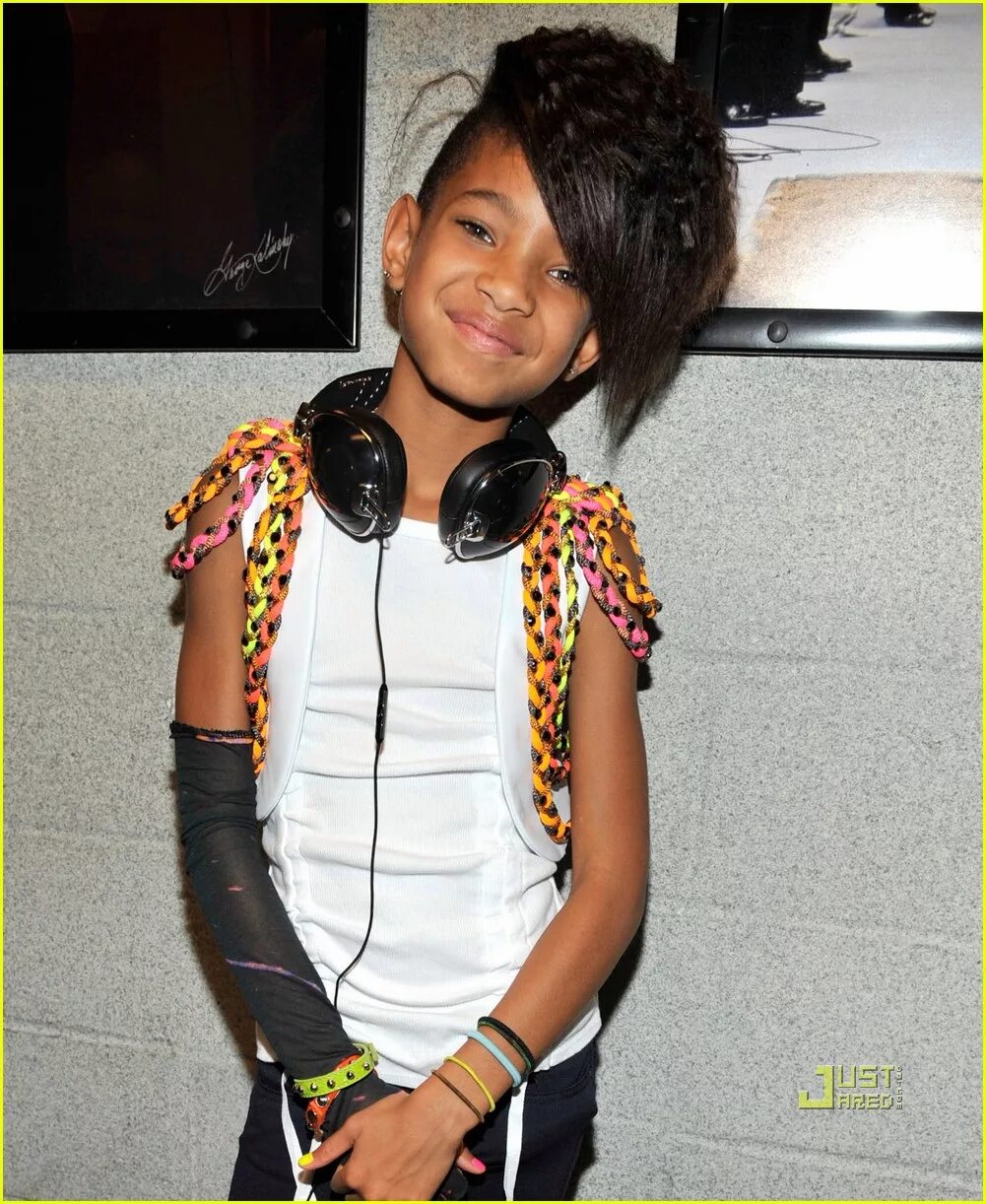 Whipping willow. Willow smith 2025. willow smith whip my hair. willow smith whip my. whip my hair.