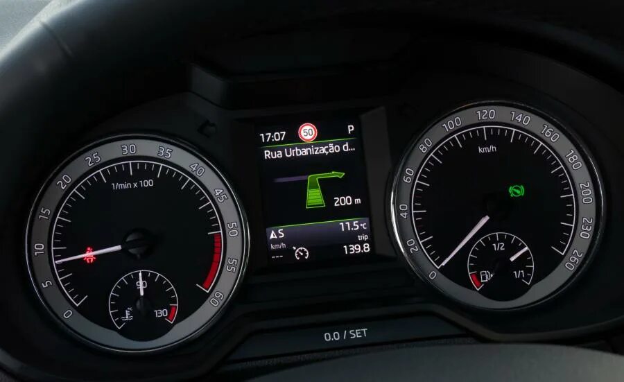 Поменять панель шкода. Панель приборов шкода а7. Поменять панель шкода. Поменять панель шкода. Шкода октавия а8 приборная панель.