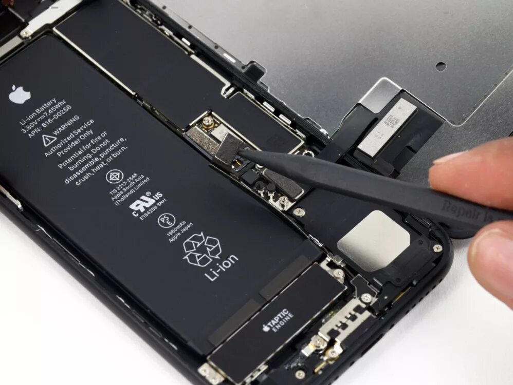 Как заменить аккумулятор. Iphone remont battery. iphone 8 replacement battery. замена аккумулятора iphone 7. iphone 11 remont battery.