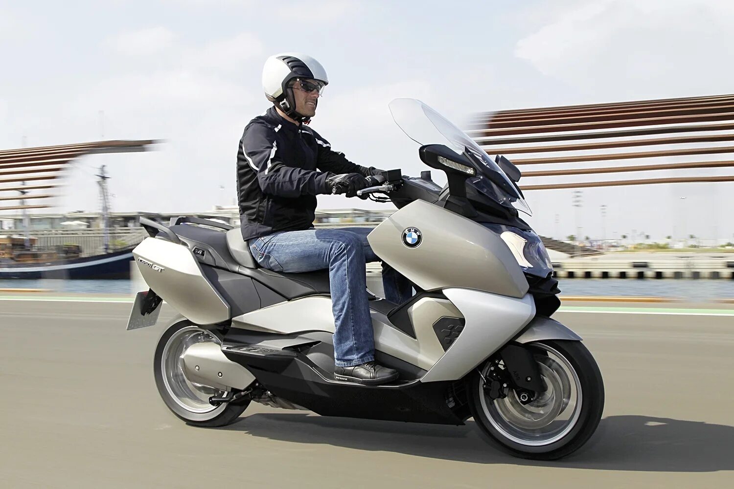 Скутер 650. BMW c650gt. BMW максискутер 650. Макси скутер БМВ 650 gt. BMW c600 Sport and c650gt.