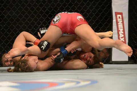 Female mma fighter nudes.