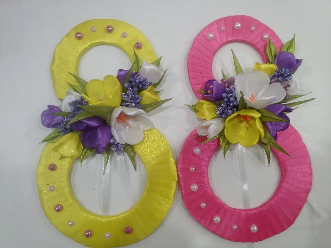 восьмерка мастер класс. восьмерка на 8 марта своими руками. поделки на 8 марта в детском саду. подарок на 8 марта своими руками. красивые поделки на 8 марта.