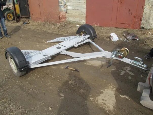 Прицеп подкат мзса. Прицеп эвакуатор па2700. Прицеп подкат мзса. Прицеп с частичной погрузкой автомобиля. Прицеп эвакуатор мзса.