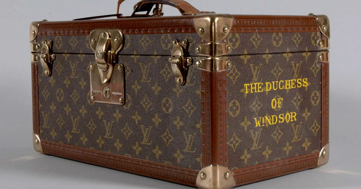 Тени луи виттон. Сумки луи виттон 2022. Самая дорогая сумка луи витон. Сумки прадо луи витон гуччи. Самая дорогая вещь луи виттон.