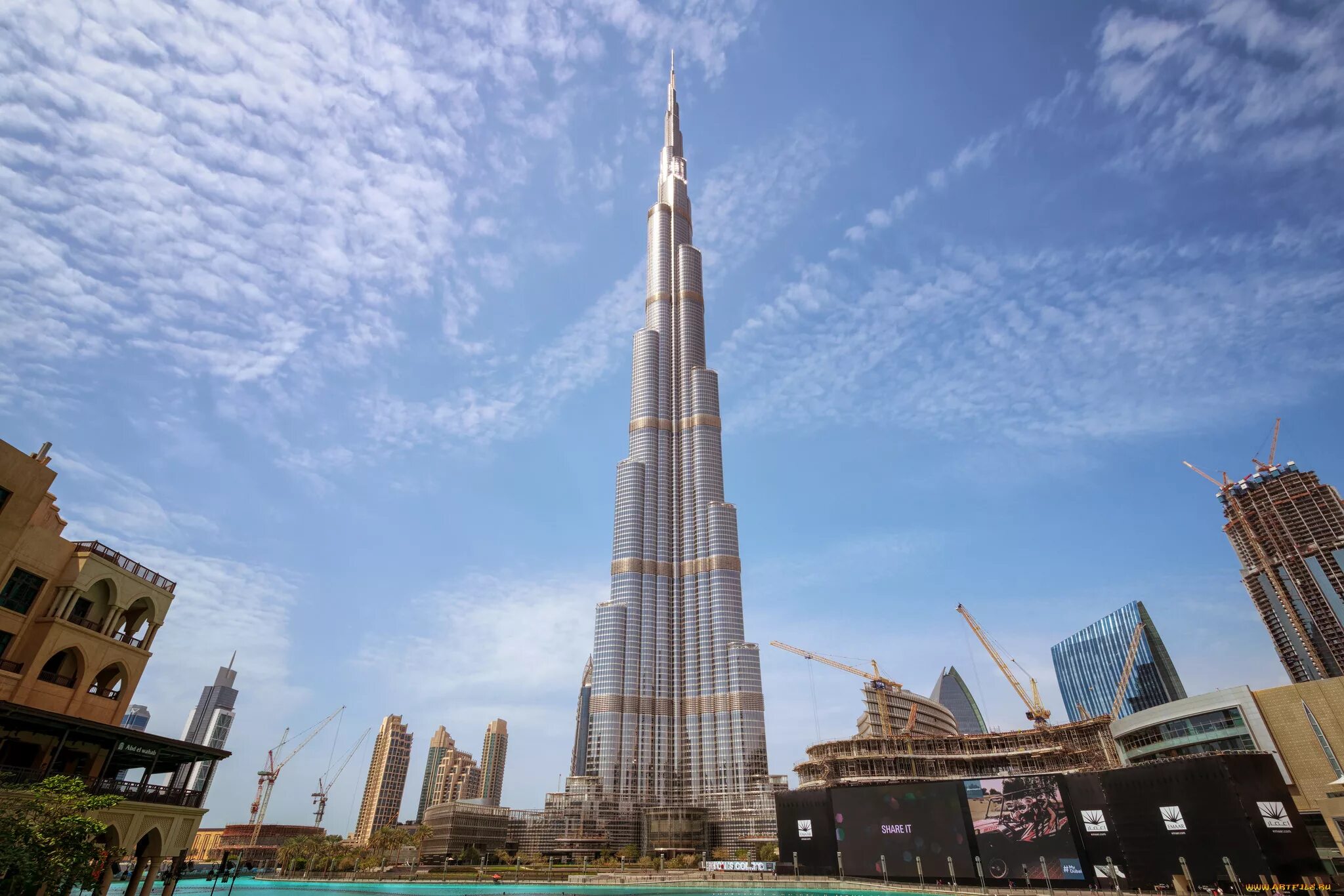 Бурдж халифа история. Башня Бурдж Халифа. Небоскрёб Бурдж-Халифа в Дубае. Мечеть Бурдж Халифа в Дубае. Небоскреб Бурдж-Халифа (ОАЭ, Дубай).