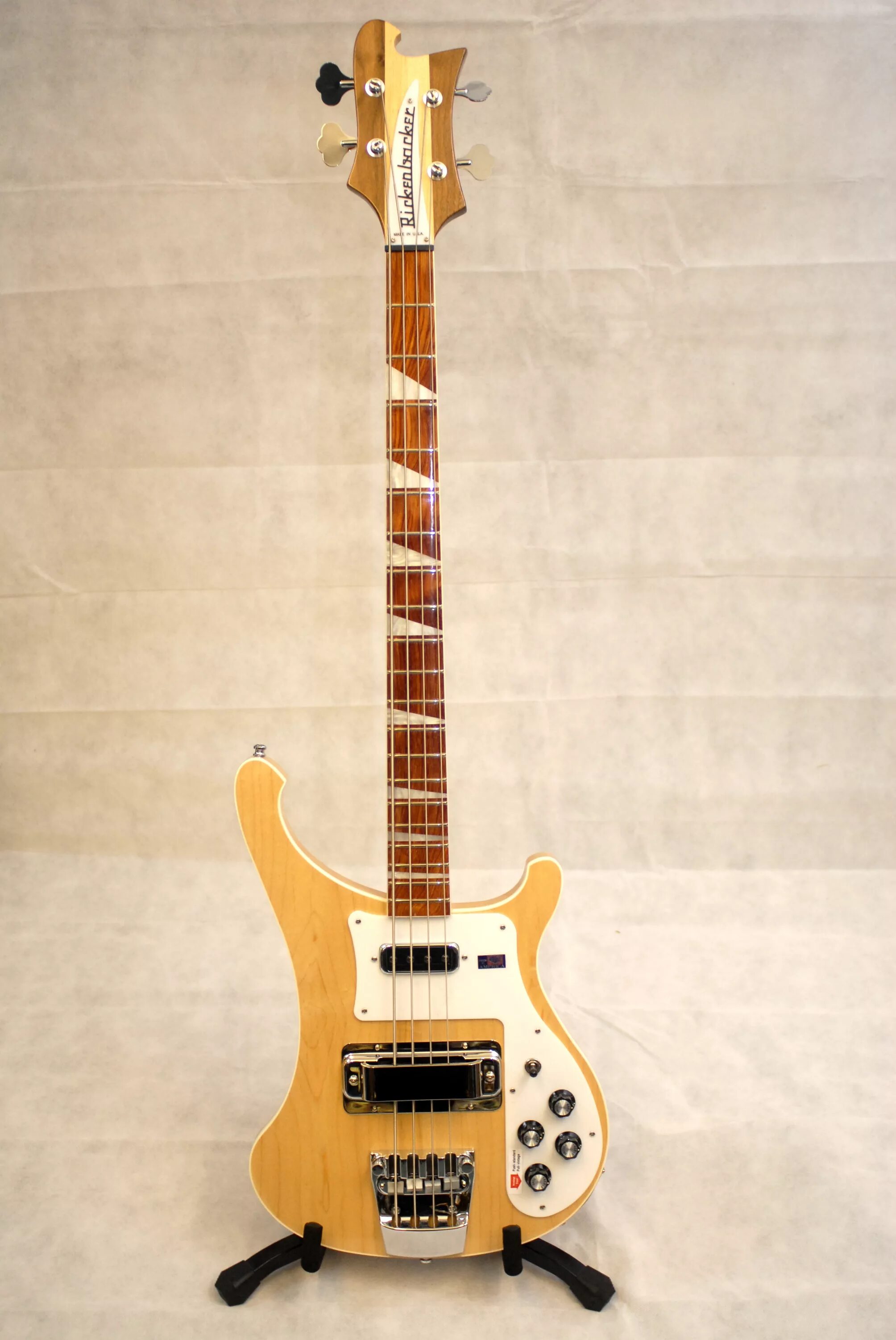 Бас гитара rickenbacker. Бас рикенбекер 4003. бас-гитара rickenbacker 4003. rickenbacker 4001. rickenbacker 4003 mapleglo.