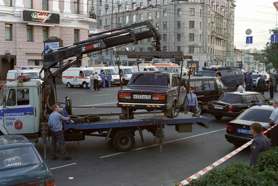 Про терроризм в москве. Теракт 8 августа 2000 года на Пушкинской площади. Теракт на Пушкинской площади в 2000. Метро Пушкинская теракт 2000.