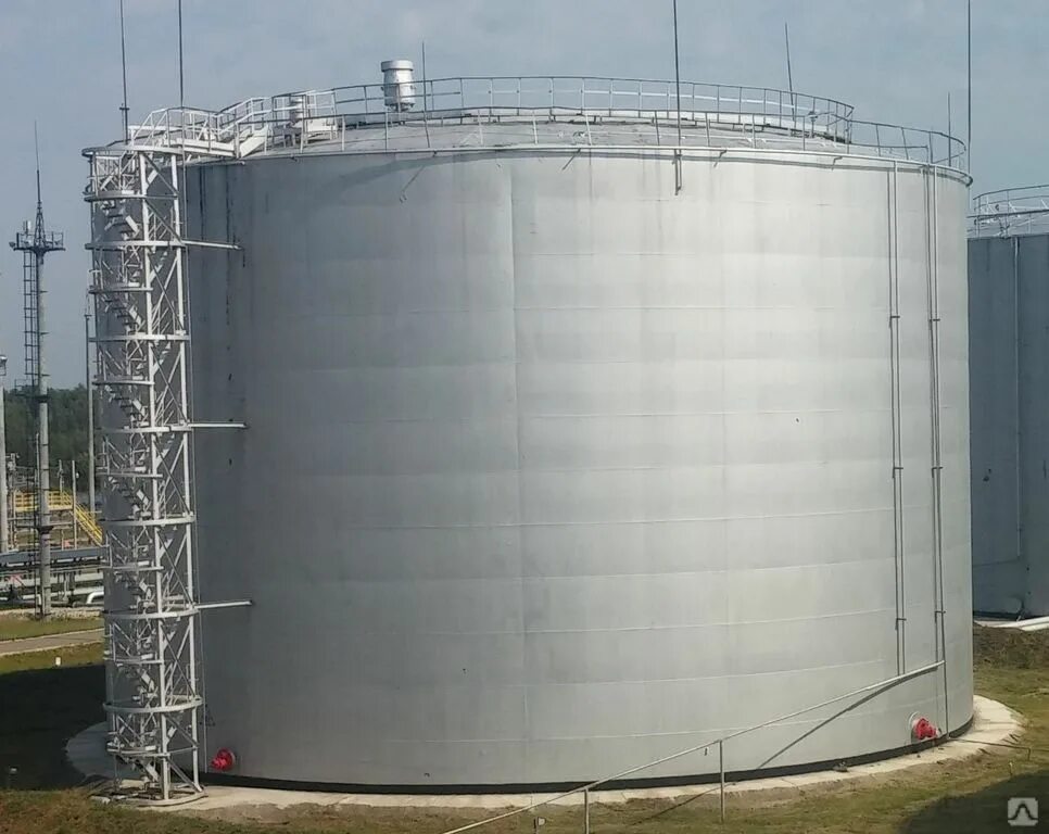 Резервуар для хранения нефтепродуктов. Резервуар рвс 600 м3. резервуарное оборудование рвс-500м3. рвс 3000. рвс 20000 м3.