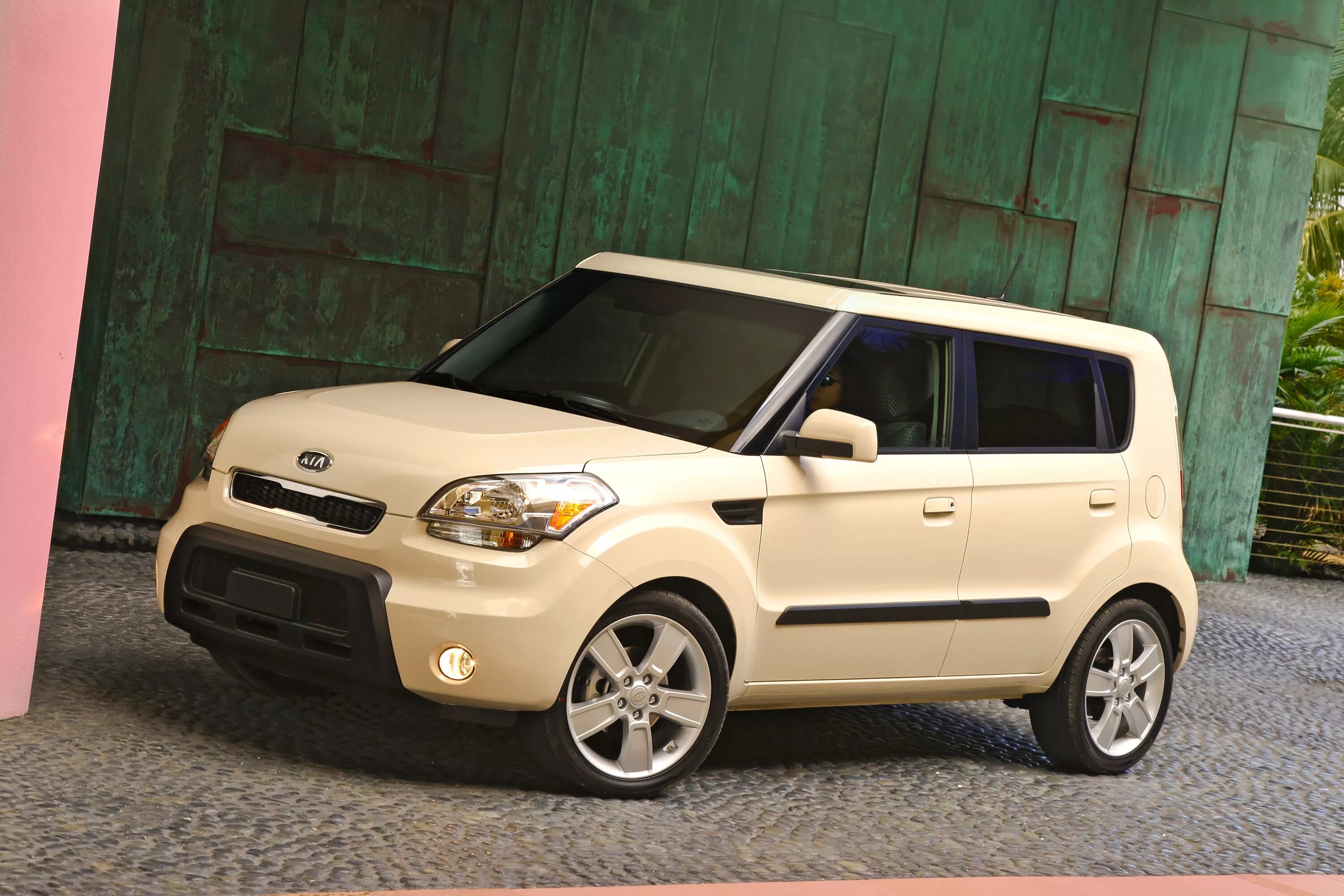 Купить киа соул 2011. Kia Soul 2000. Киа соул 2011. Kia Soul 2012. Kia Soul 2007.