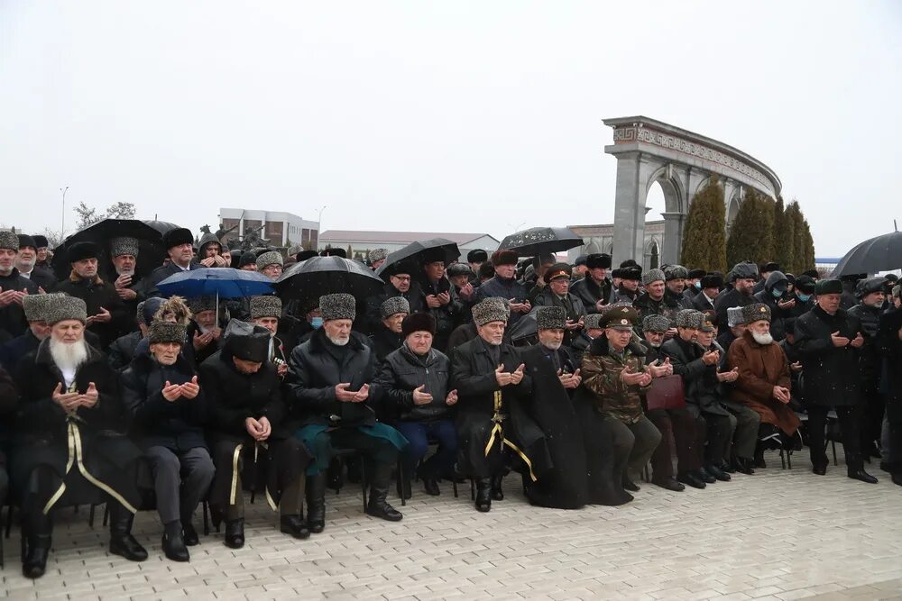 Почему депортировали чеченцев