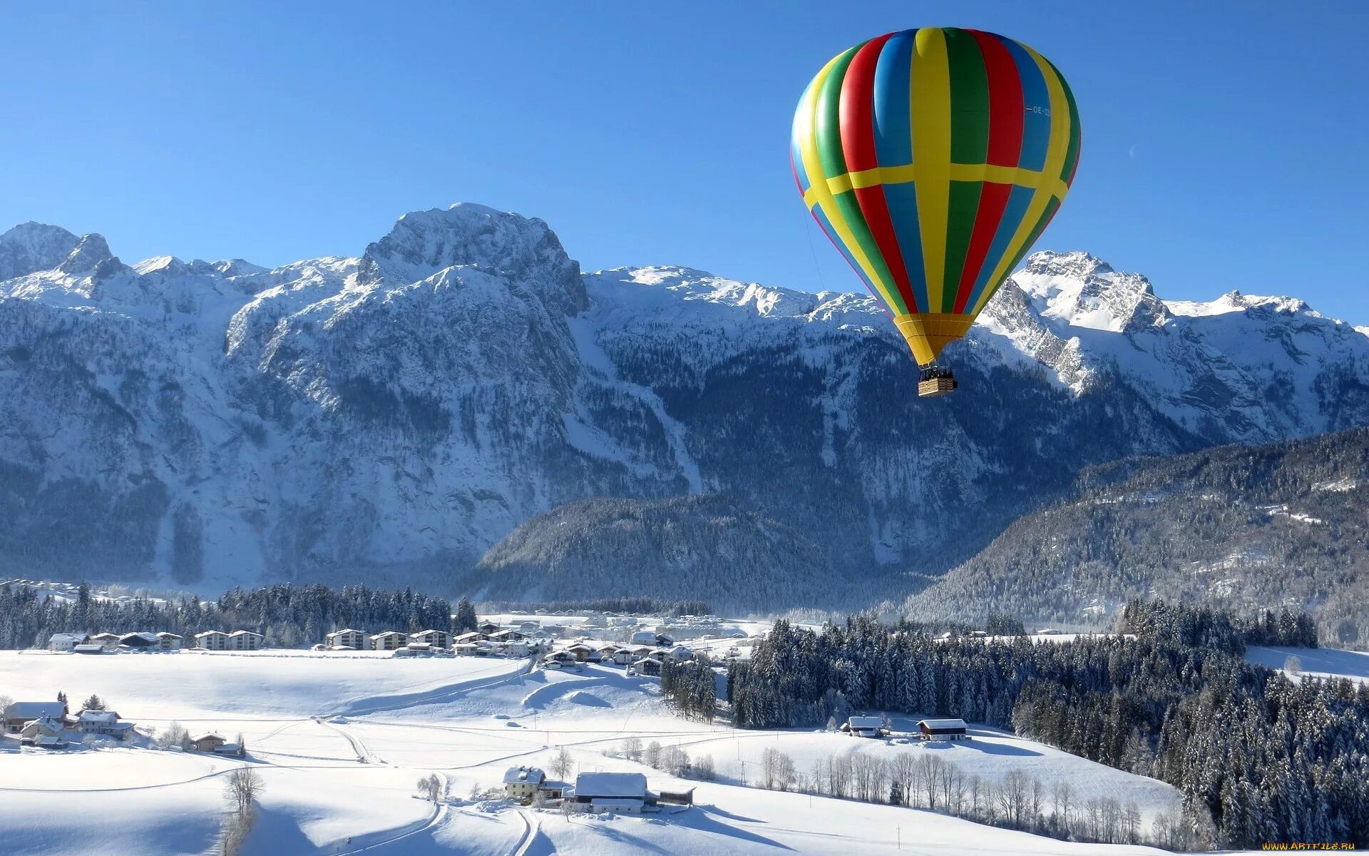 Фотосессия с воздушными шарами зимой. Шарики зимой. Девочка с шарами зимой. Шары в зимнем небе. Шарики зимой.