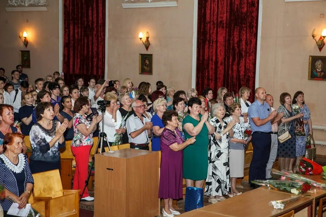 Элжур школа гвардейск. Гвардейская гимназия 2. Гвардейская школа гимназия 3 Симферопольский район. Гвардейское Симферопольский район школа. Сайт Гвардейская школа-гимназия 2 Симферопольского района.