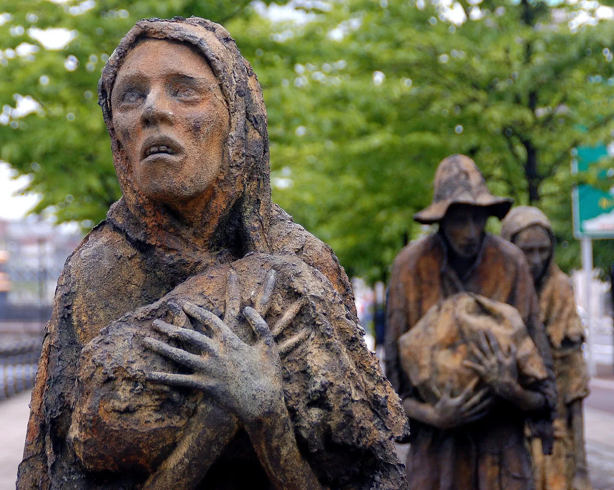 Голодные 40. Ирландии (1845–1849. Монумент картофельный голод Дублин. Памятник голоду 1845 Ирландия. Великий голод в Ирландии 1845-1849.
