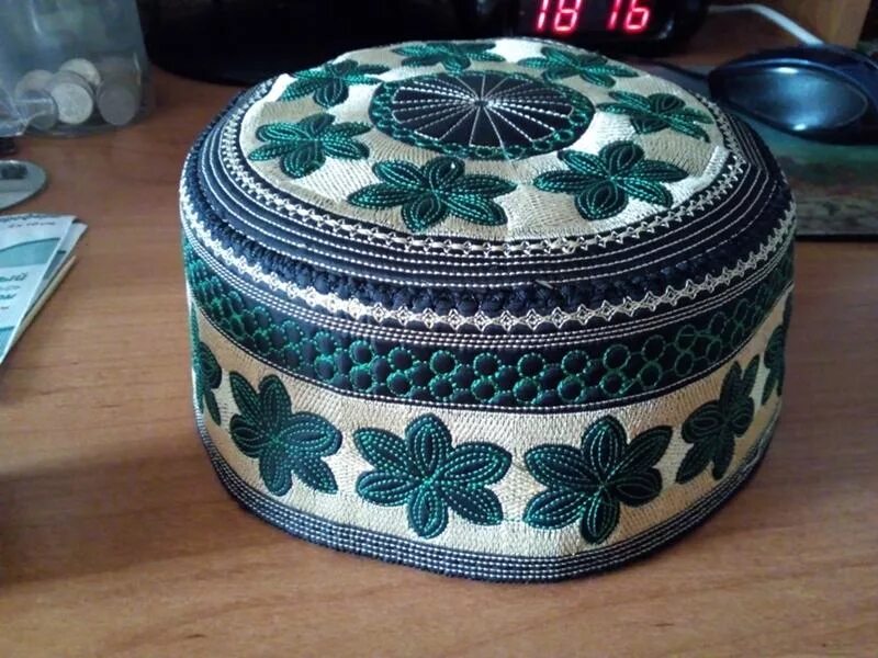 Кто носит тюбетейки