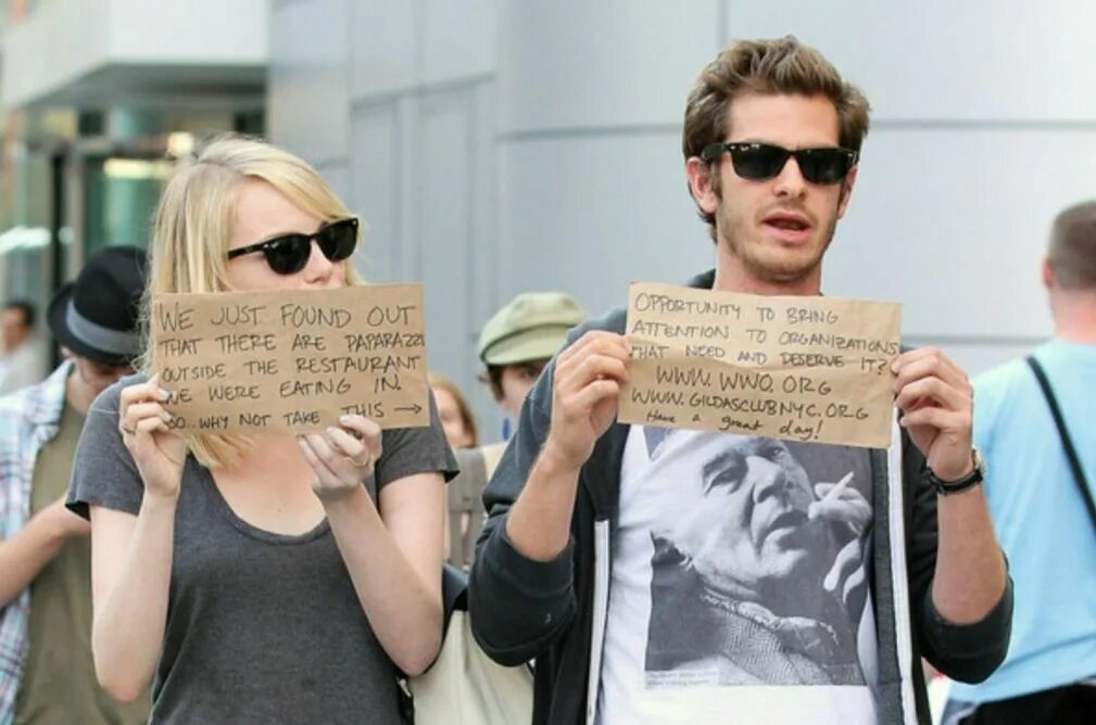 Известные папарацци журналисты. Emma Stone and Drew Paparazzi.