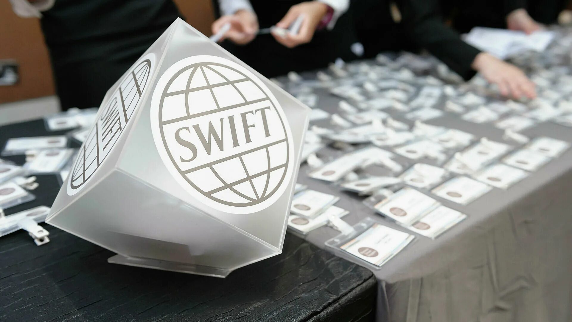 Swift отключили. Swift россия. swift санкции россия. отключение свифт. swift (платёжная система).