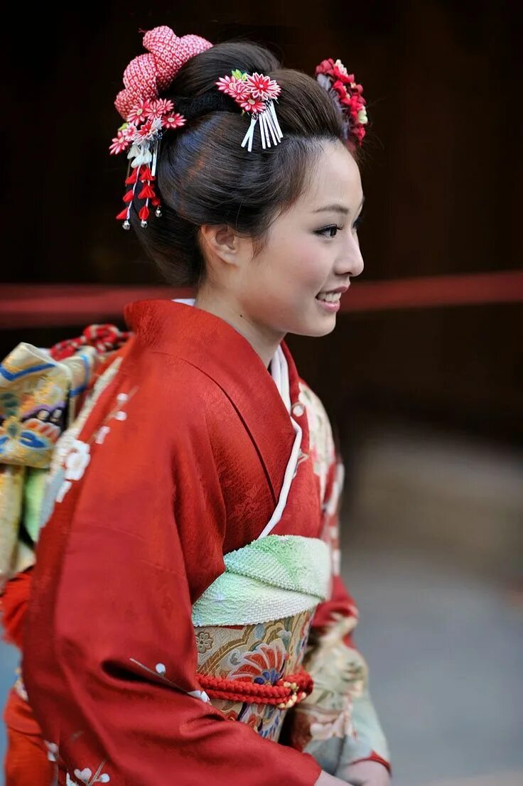 From the people of japan. Коренные народы сахалина айны. Коренные жители японии айны. From the people of japan. Японцы фото.