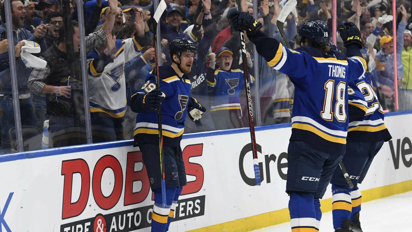 Лион сент этьен. Сент этьен природа. Сент луис сиэтл нхл. Футбол матч. Мустафа сарр сент этьен.