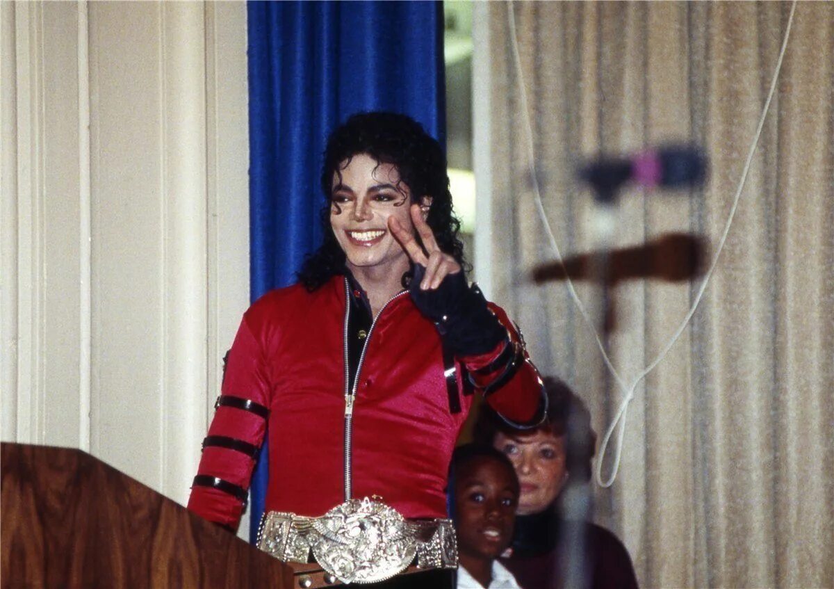 Pin on ♕ MJ EARLY YEARS ♕