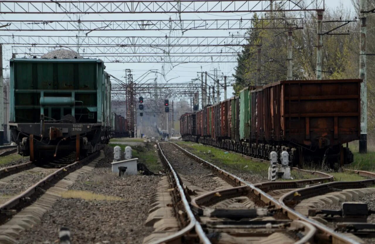 ЖД пути в Горловке. Восстановление железных дорог. Горловка ЖД. Восстановление ЖД путей.