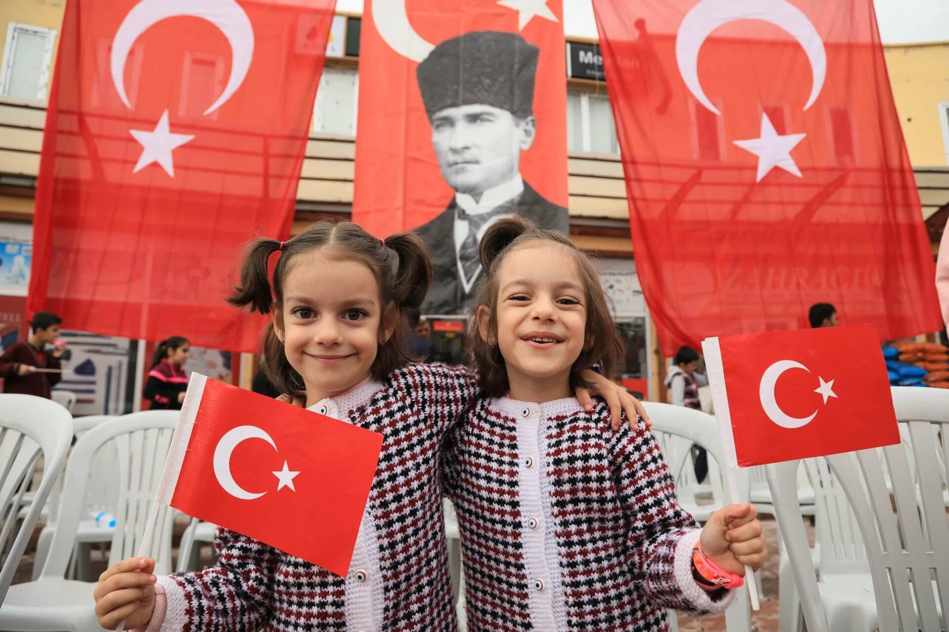 Турция сегодня какой. День турецкой Республики. Турецкие дети. День детей в Турции. Праздники в Турции.