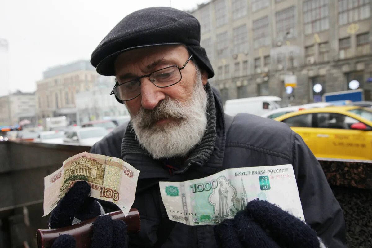 Работающие пенсионеры фото. Как проиндексировать пенсию работающему пенсионеру. Компьютерная грамотность для пенсионеров. Пенсионный возраст. Пенсионный возраст.