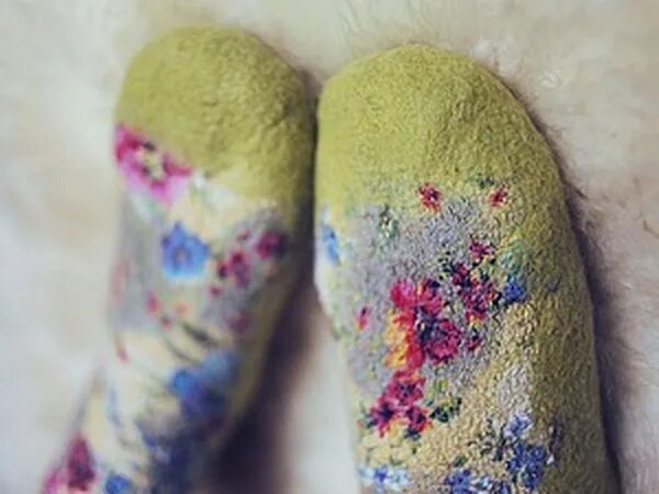 Войлочные носочки фото. Носок из войлока. Носки валяные мужские. Войлочные носочки. Эластичный войлок.