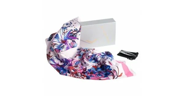 Дарит шарф. Подарить платок во сне. Шаль в подарок женщине. Платки и шали в старину. Подарить платок во сне.