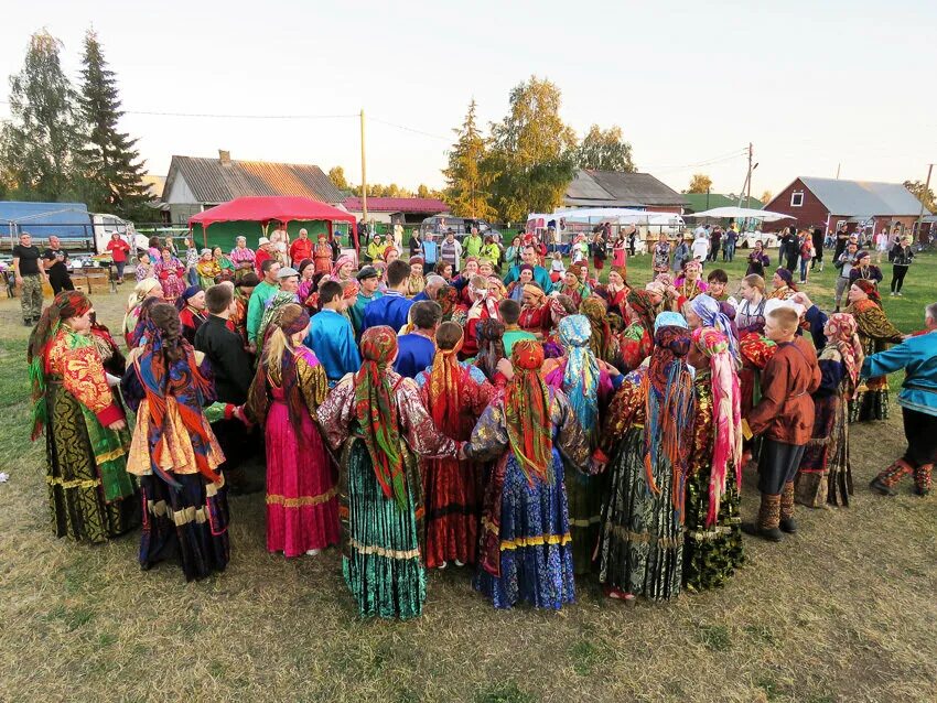 Село Усть-Цильма Республика Коми. Красная горка Усть-Цильма. Горка Усть-Цильма хоровод. Горка Усть-Цильма.