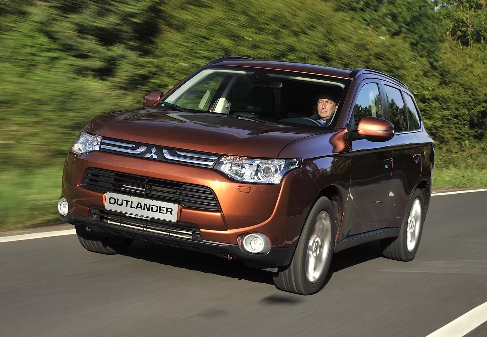 Митсубиси аутлендер 2015 гибрид. Outlander xl 2015. Mitsubishi outlander v6. Новый mitsubishi outlander v6. Html5 outlander.