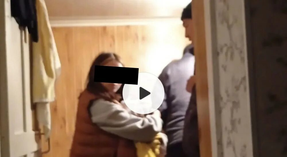 Про соседскую девочку. Соседская девчонка. соседскую девочку за деньги. молодая соседская девочка.