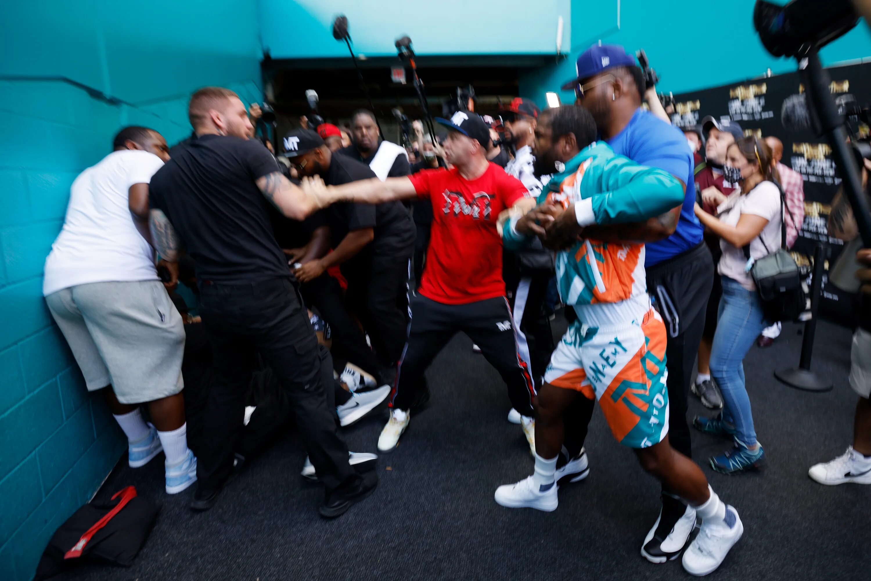 Logan paul floyd mayweather
