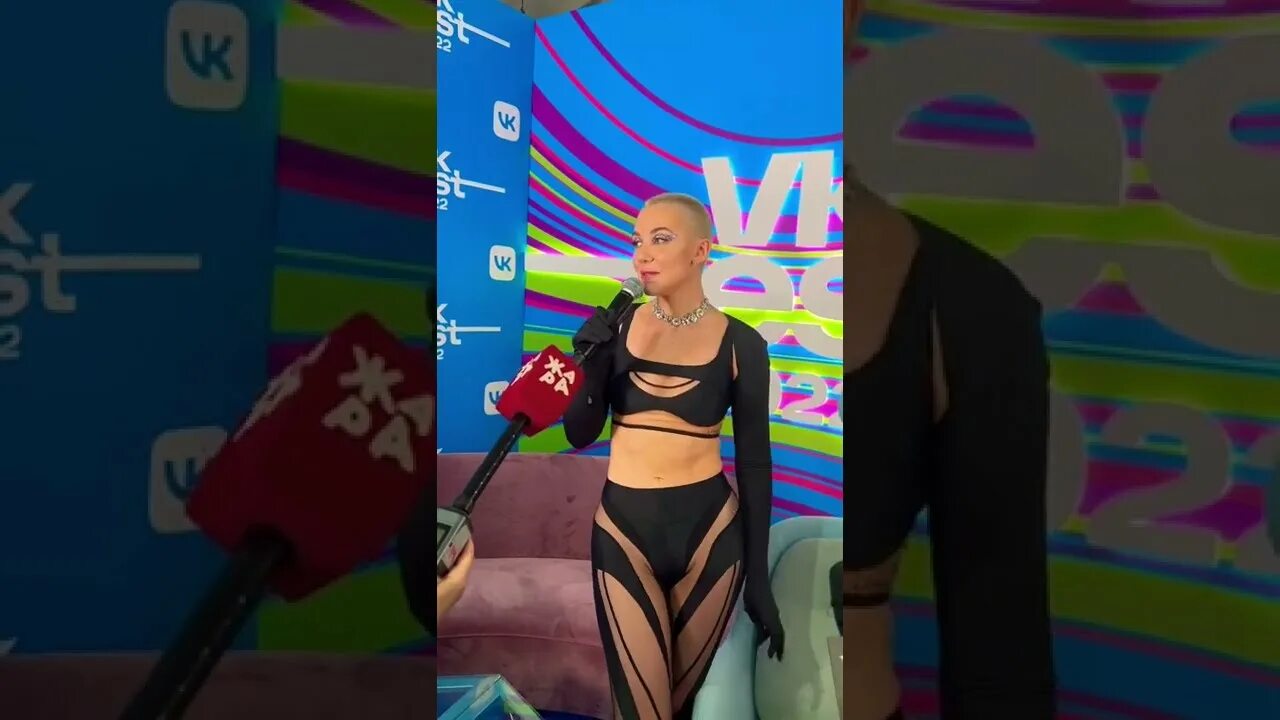 Лысая миа бойка 2022. Mia boyka и сын маршала. Футболка с миа бойко. Миа бойко скандал видео. Миа бойка 2021.