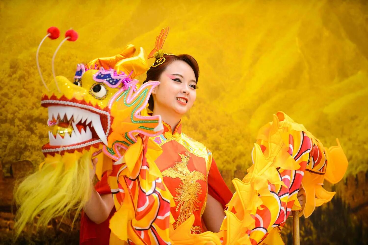 в москве отмечают китайский новый. китайская культура. символы китайского нового года. китайские костюмы для детей на новый год. китайский новый год 2023 на вднх.