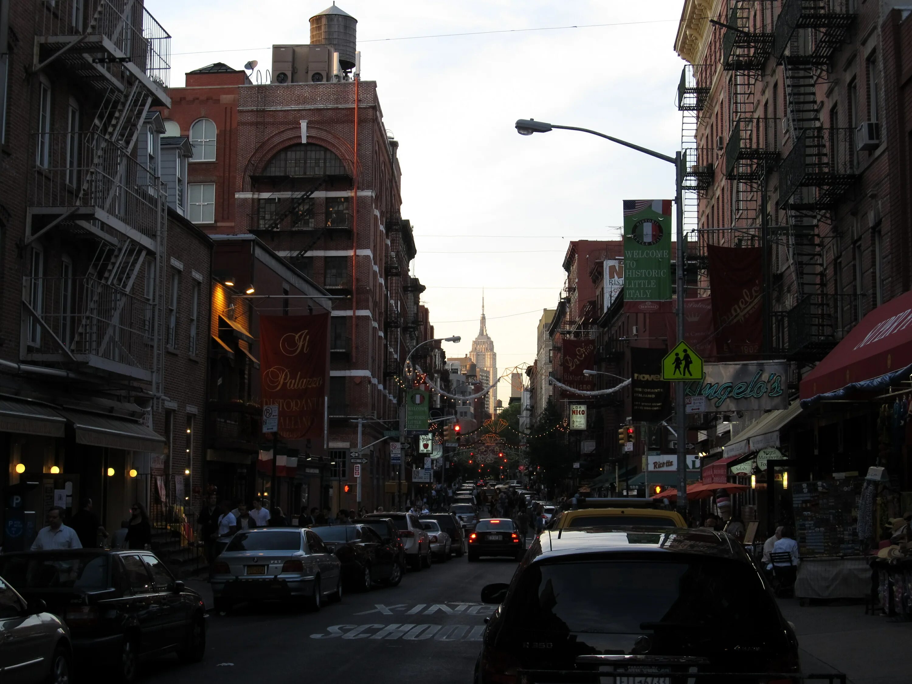 247 mulberry street little italy. Малберри стрит нью-йорк. Mulberry street гетто. Малберри-стрит (манхэттен) 50. Малберри стрит.