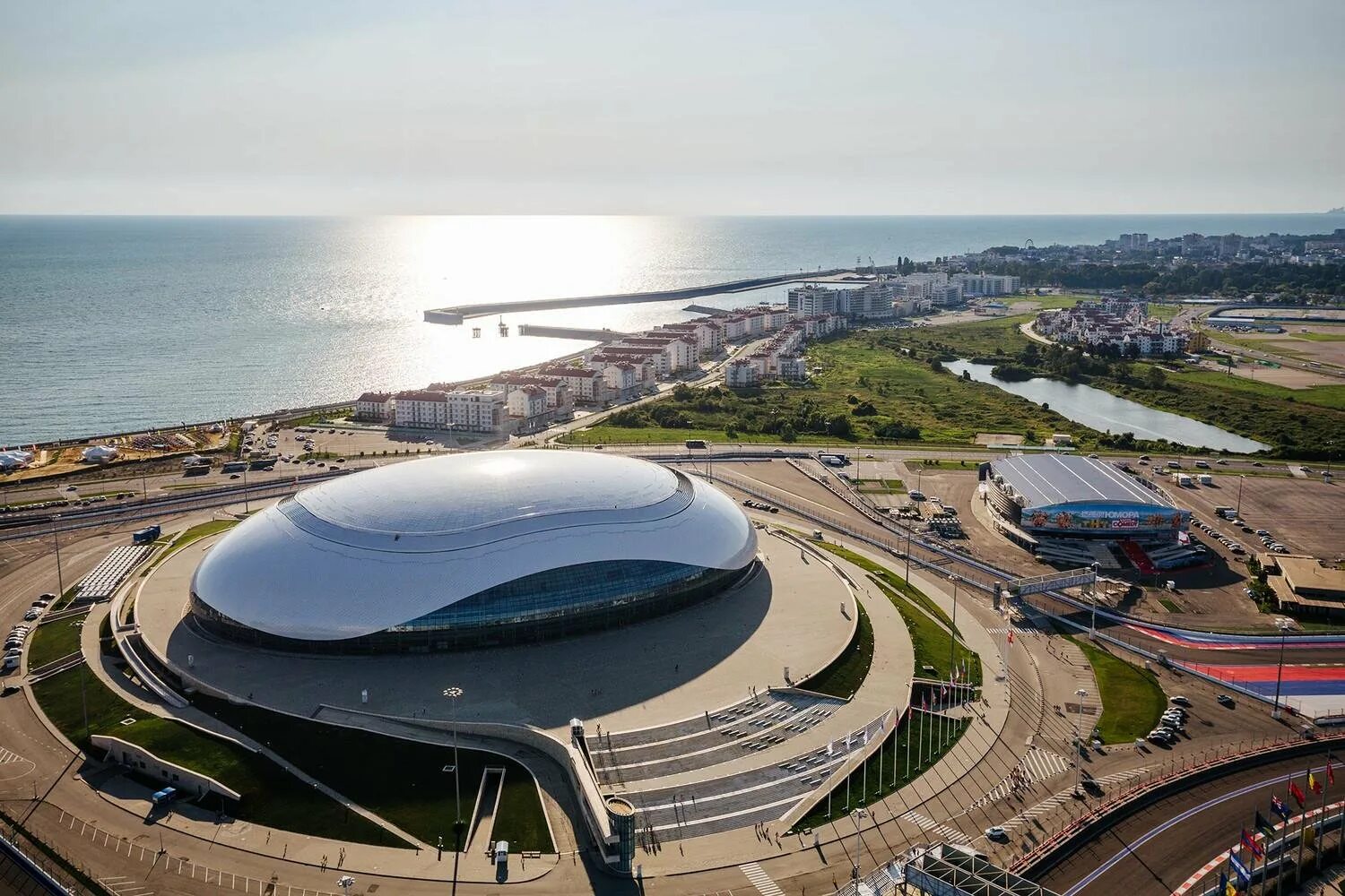 Олимпийский дворец в сочи. Ледовый дворец большой. Хоккейный дворец в сочи. Ледовый дворец большой. Ледовая арена сочи.