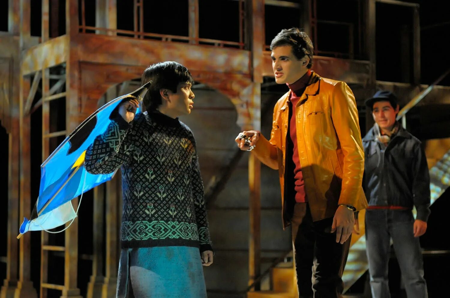 Kite runner. Амир the kite runner. the kite runner 2007. бегущий за ветром ассеф.