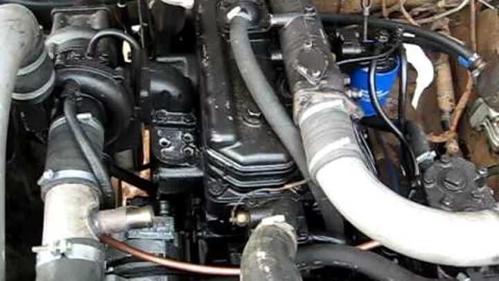 Газ 3309 масло в двигатель. Меняем масло газ 3307. Газ 3309 моторный отсек в масле. Газ 3309 двигатель. Система охлаждения двигателя газ 3309 дизель.