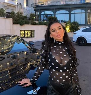 Femme nue amende de 16CM couleur avec des talons hauts de super ; sexy en c...