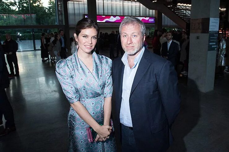 Come on you blues: Roman Abramovich and his girlfriend show their support for Ch
