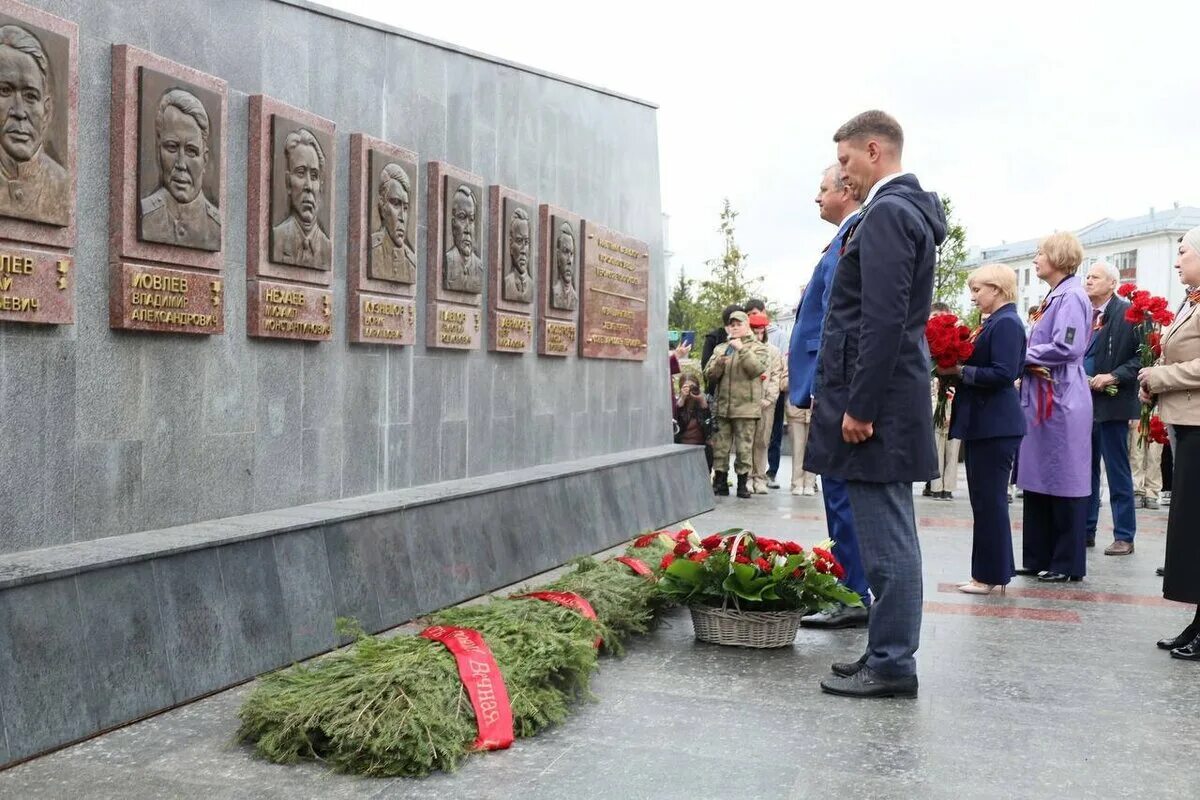 Аллея славы казань. Аллея славы в юдино казань. Аллея славы казань. Открытие памятника. Памятник в юдино казань.