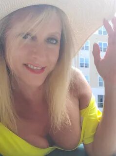 Slideshow: reba fitness onlyfans.